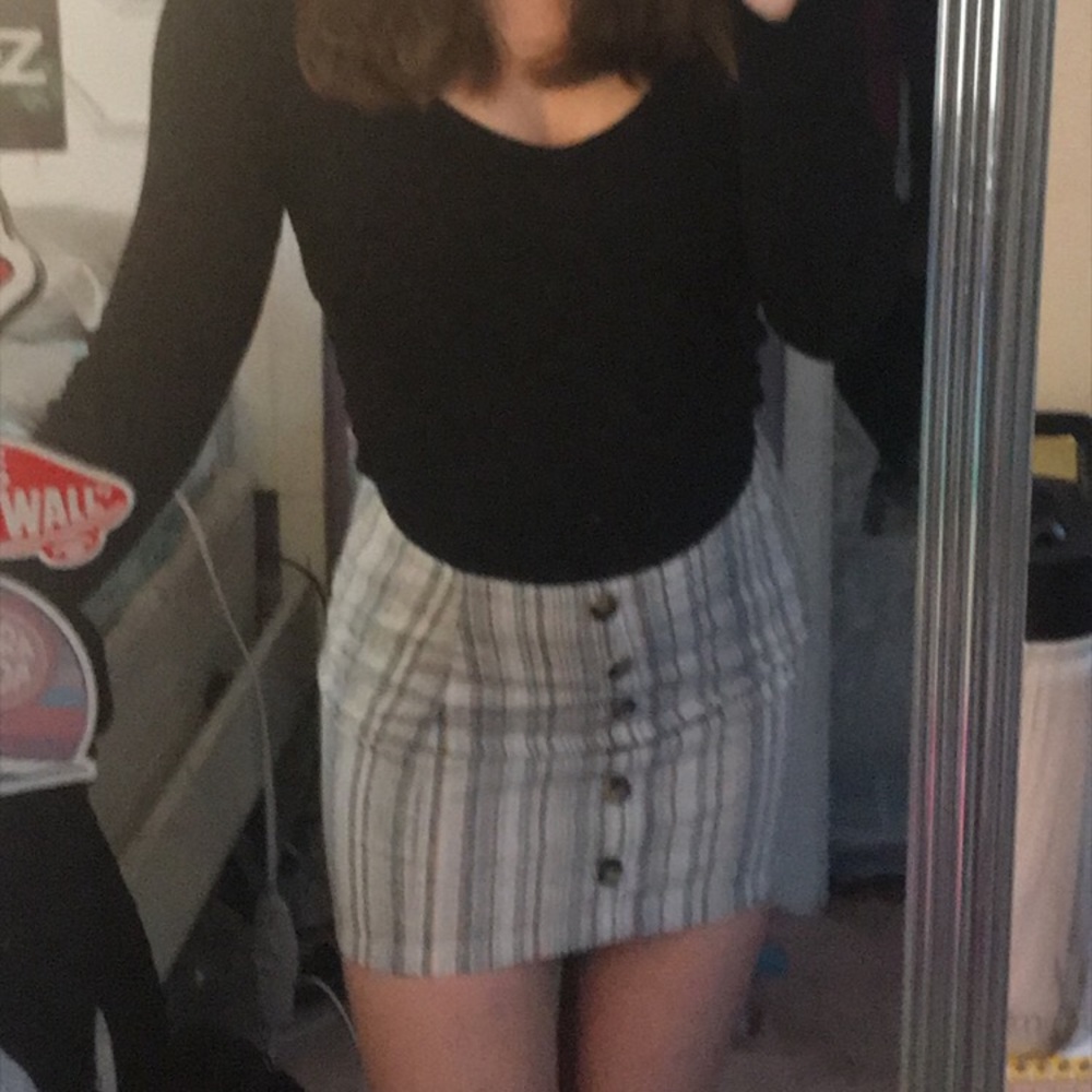 Tillys skirt